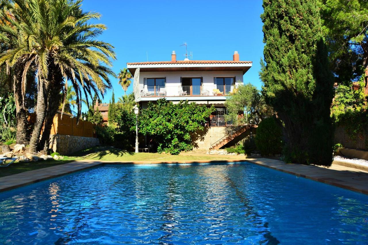 Villa Sitges El Ranch Amaizing Outdoor Areas Beaches At 5 Minutes Walk Sitges At 15 Min Drive Ac Pool Jacuzzi & Garden Xxl كالافيل المظهر الخارجي الصورة