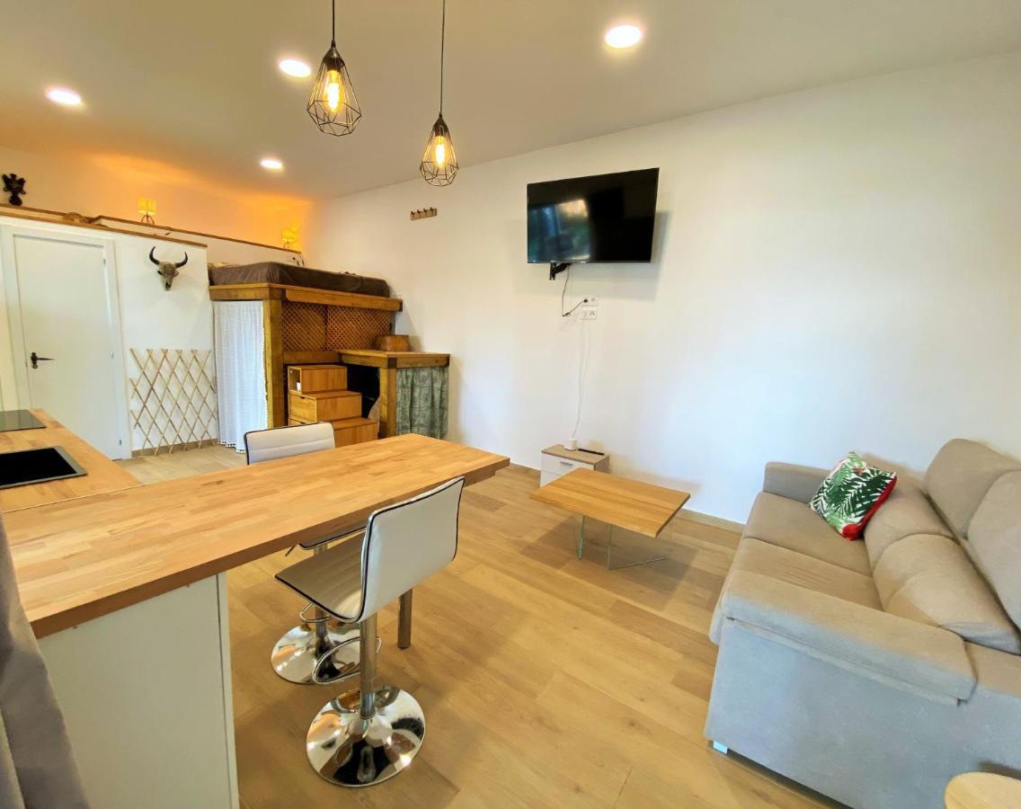 Villa Sitges El Ranch Amaizing Outdoor Areas Beaches At 5 Minutes Walk Sitges At 15 Min Drive Ac Pool Jacuzzi & Garden Xxl كالافيل المظهر الخارجي الصورة
